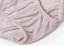 Load image into Gallery viewer, 100% Mulberry Silk Women’s Underwear – SPOIL ME Pale Mauve Haze Silk Knit Full Brief