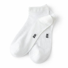 Load image into Gallery viewer, Pair of white silk ankle socks with a breathable mesh knit design, suitable for everyday wear.