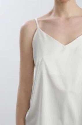 Tips to Prevent Yellowing in White Silk Fabric