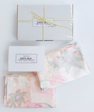 Load image into Gallery viewer, silk pillowcase gift set flora print
