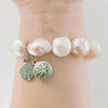 Load image into Gallery viewer, Australia large pearl bracelet
